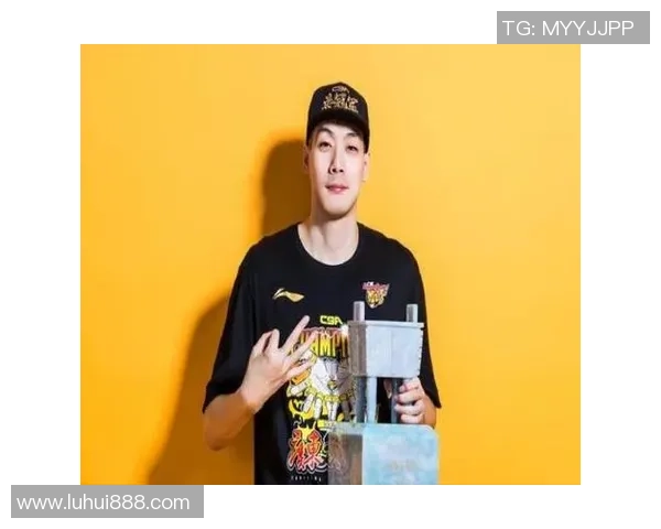 任骏飞领衔球队奋勇拼搏展现篮球精神助力球队再创辉煌 任骏飞领衔球队奋勇拼搏展现篮球精神助力球队再创辉煌