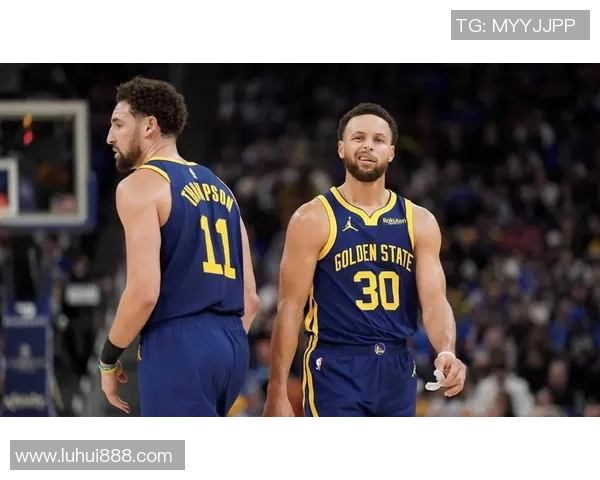 勇士与火箭七场激战回顾球迷心中的经典对决与传奇时刻 勇士与火箭七场激战回顾球迷心中的经典对决与传奇时刻