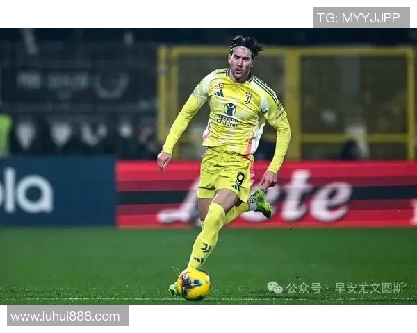 弗拉霍维奇领衔新一代前锋崛起，足球界期待他的精彩表现与未来成就